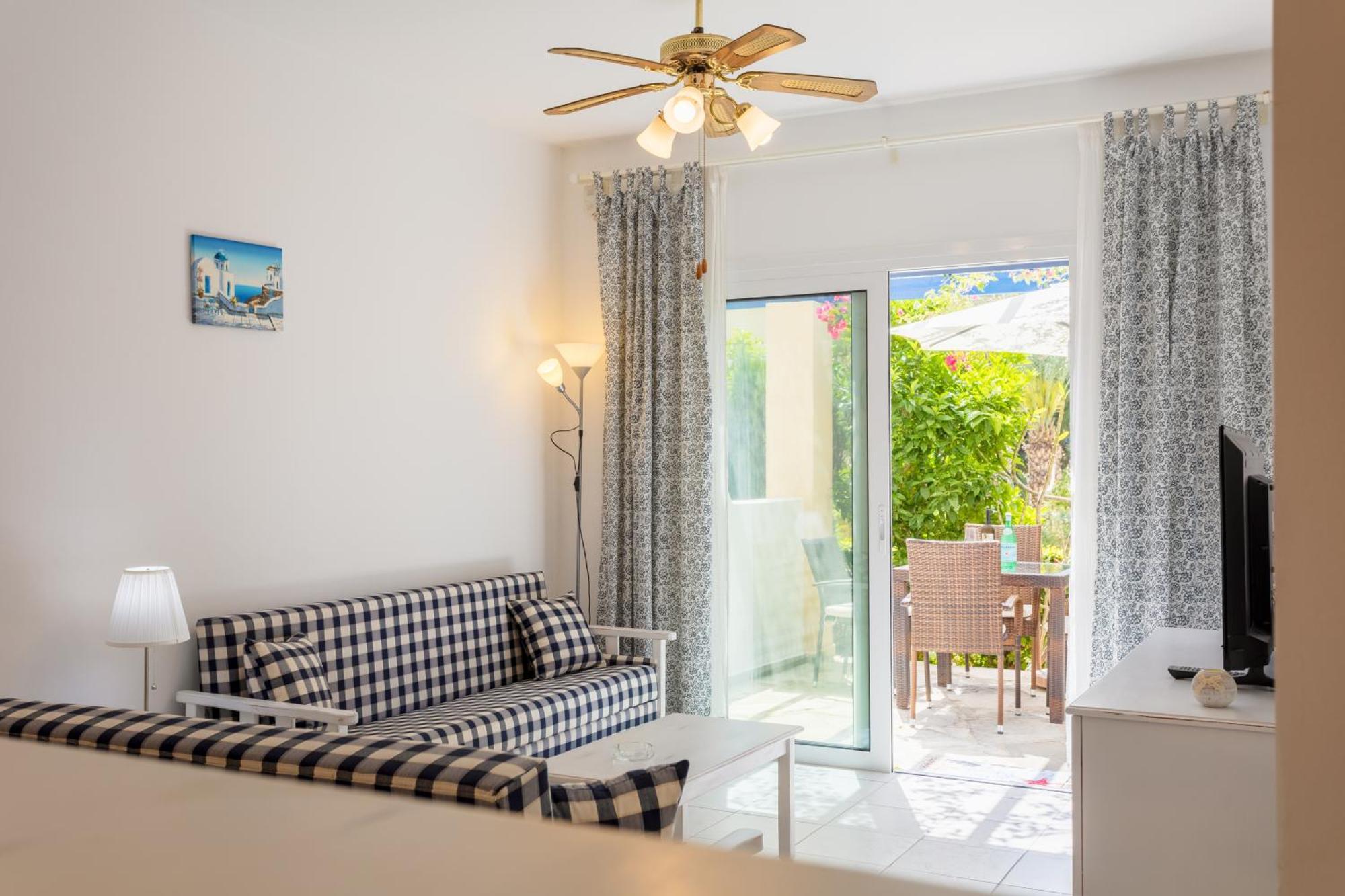 Regina Gardens Lovely Apartment Paphos Ngoại thất bức ảnh
