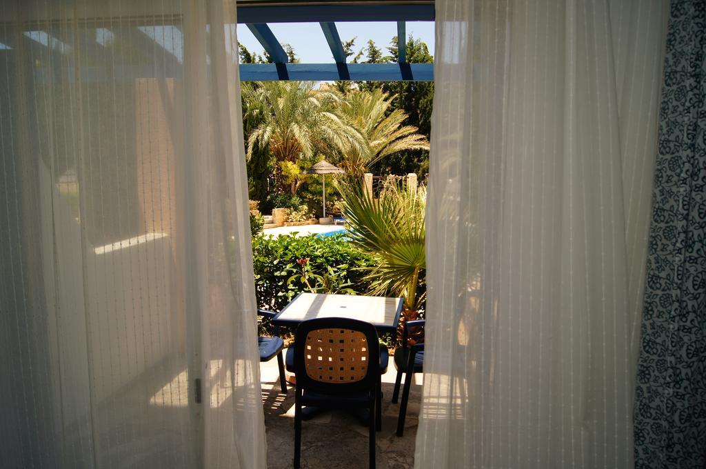 Regina Gardens Lovely Apartment Paphos Ngoại thất bức ảnh